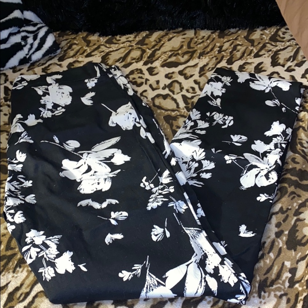F21 floral ankle  trousers